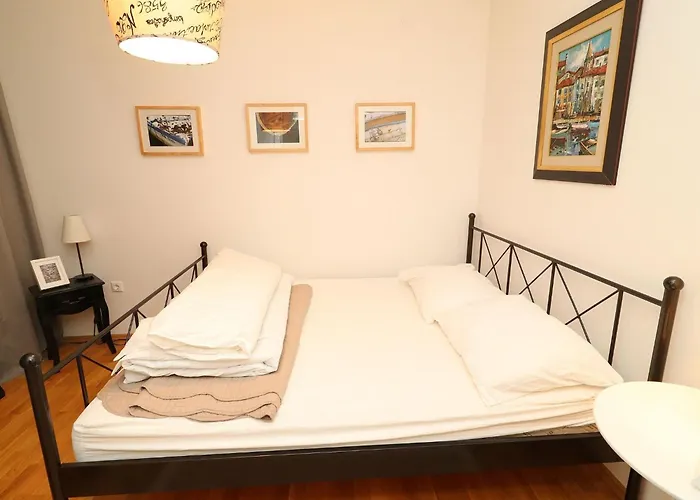 아파트 Trstenica 오레비츠