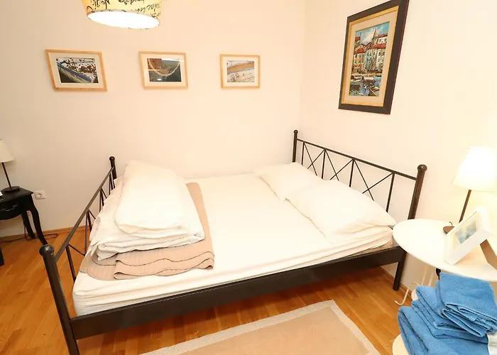 Trstenica 아파트 오레비츠